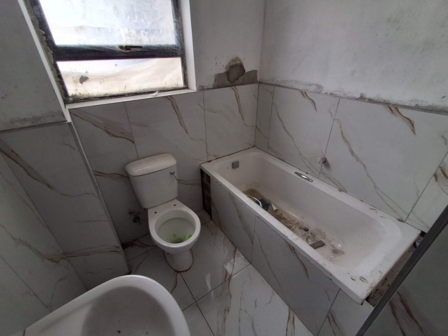 2 Bedroom Property for Sale in Ruyterwacht Western Cape